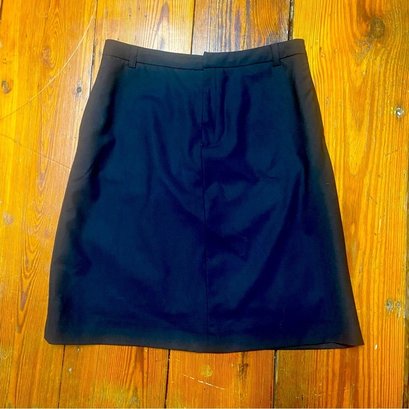 Banana Republic A Line Wool Skirt Size 10 Black Front Zip Knee Length Classic - Picture 1 of 5